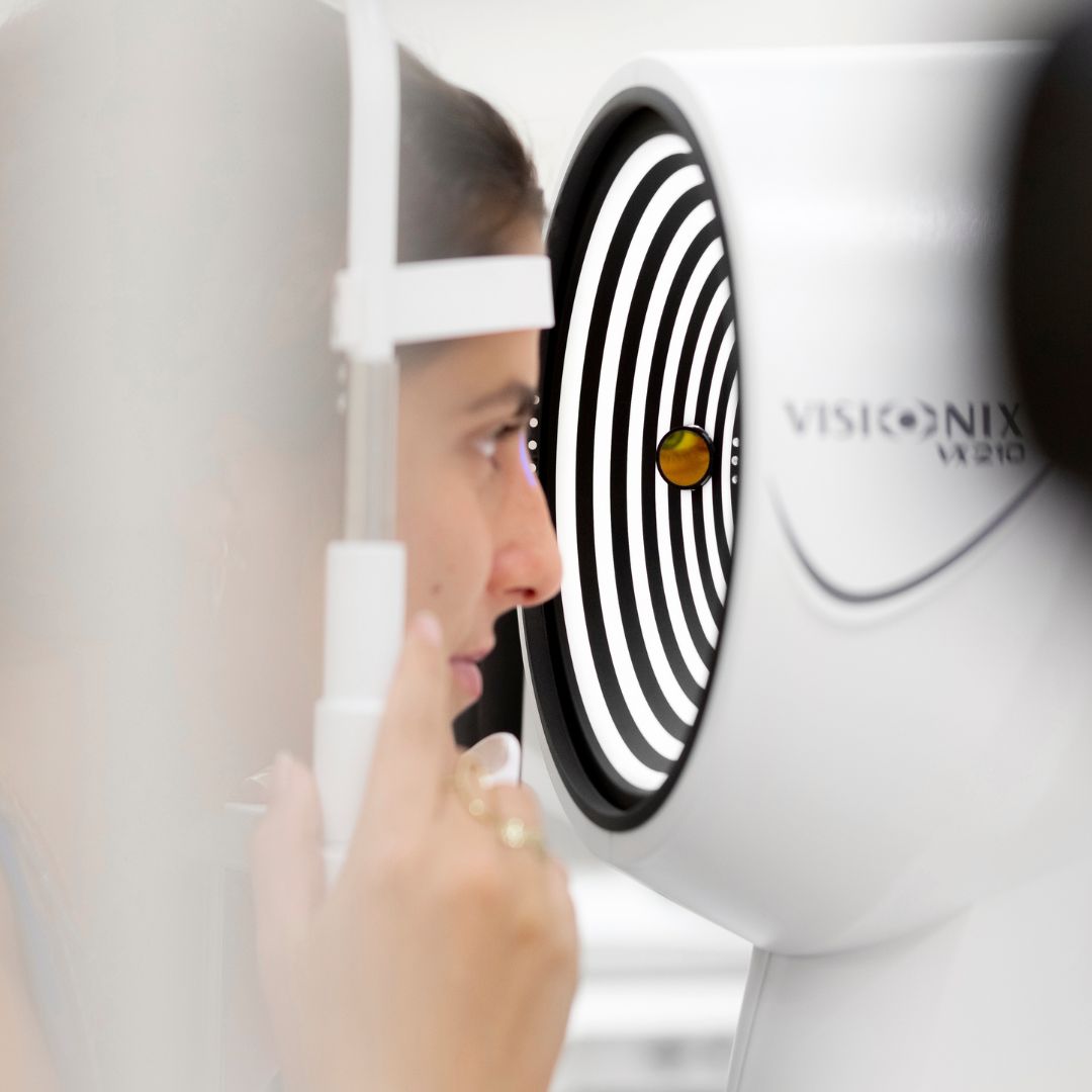 Gafas, lentillas y cirugía láser: ¿puedo mejorar mi visión? | Oftalmología en Murcia | VI&BE